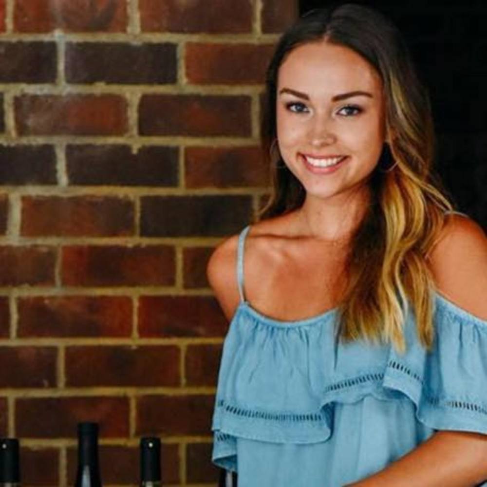 Meet your Posher, Madeline